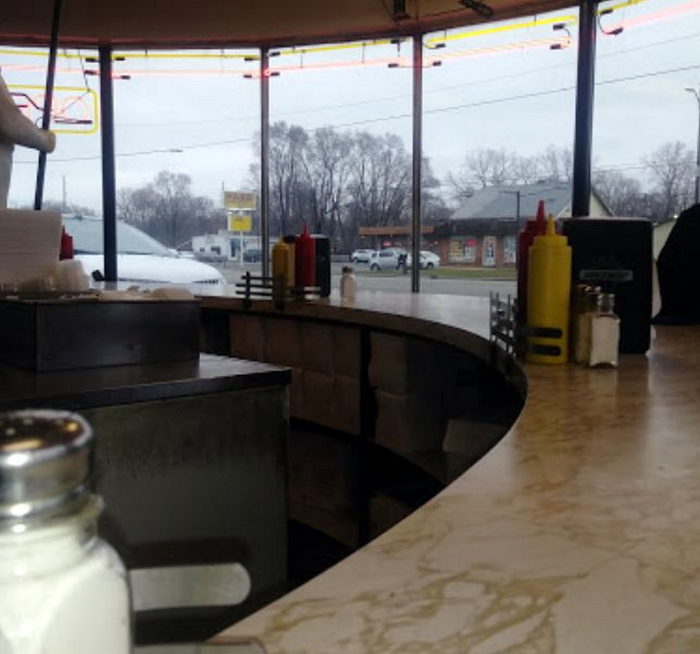 Roys Squeeze Inn - From Web Listing (newer photo)